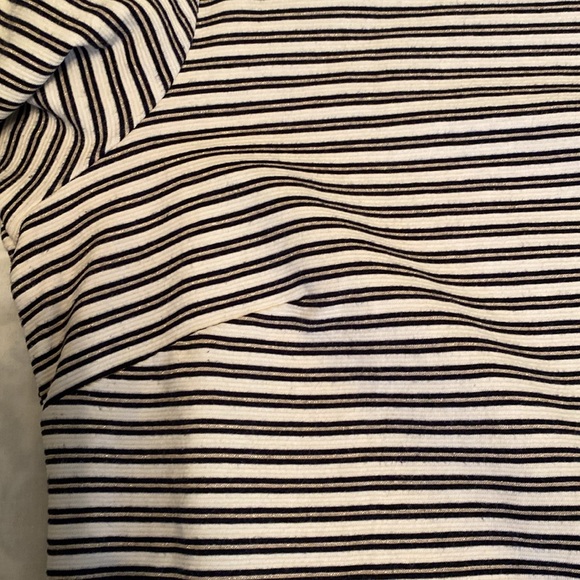 Talbots 1X navy off white fitted blouse. Fabric does stretch thicker texture. - Picture 7 of 12